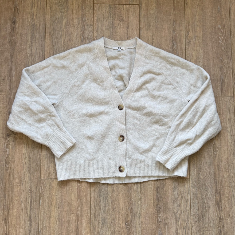Uniqlo Cream Button-Up V Neck Cardigan Sweater